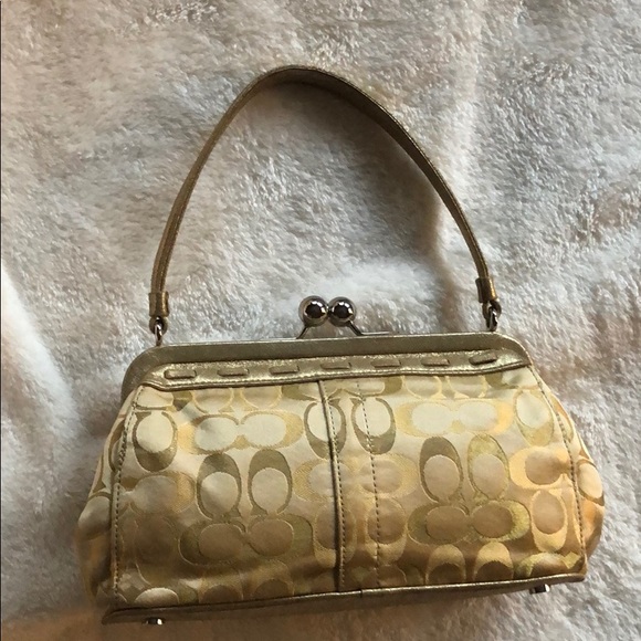 COACH Gold leather clutch - Picture 3 of 6